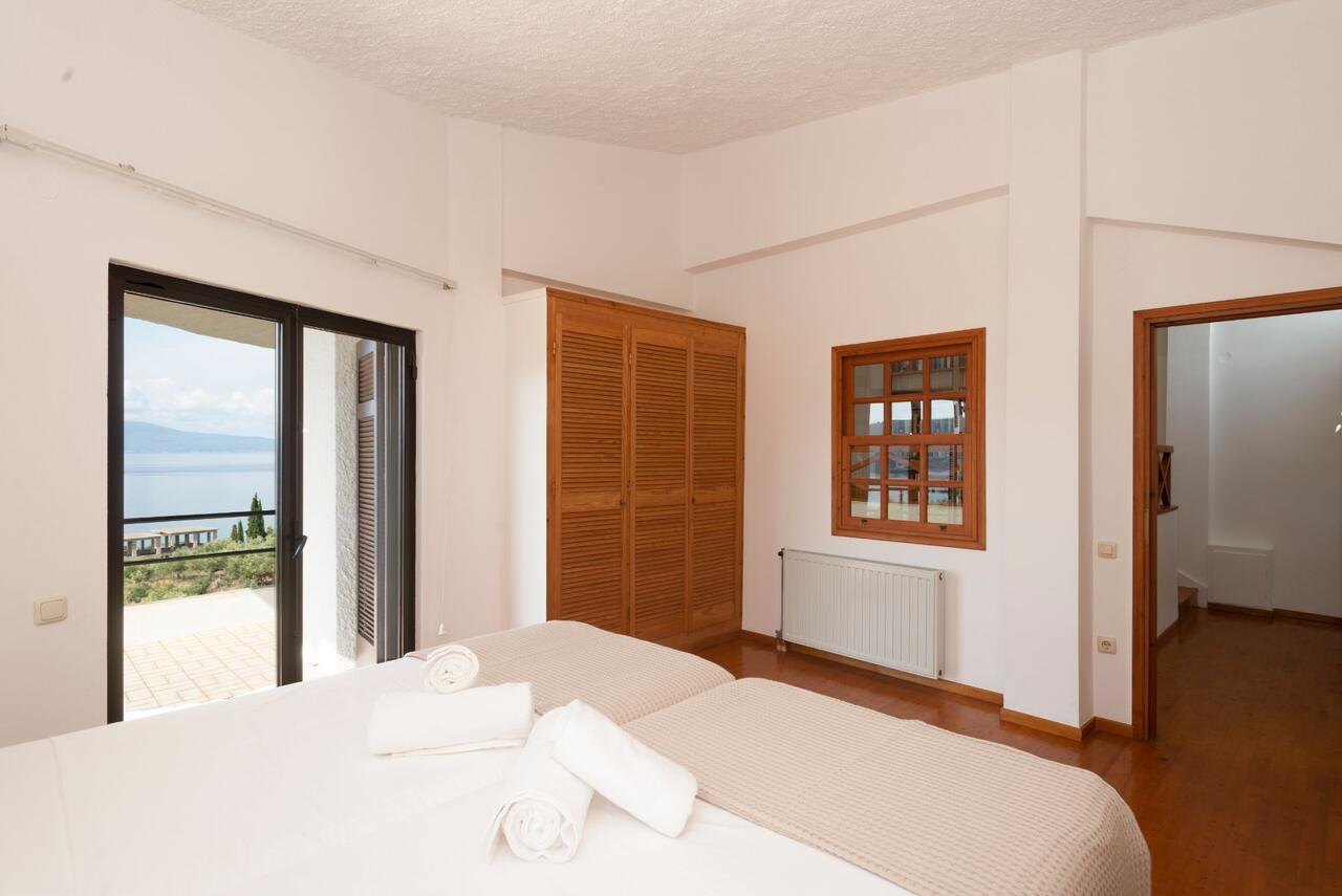 Schlafzimmer mit Balkonzugang